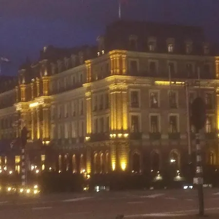 小阿姆斯特尔船屋 船屋 *